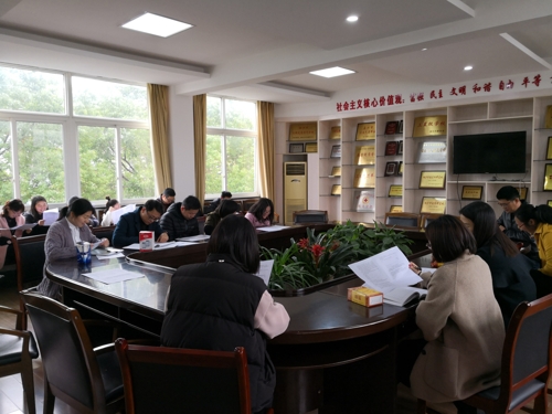 桐星學校召開文理科基礎調研考務工作會議