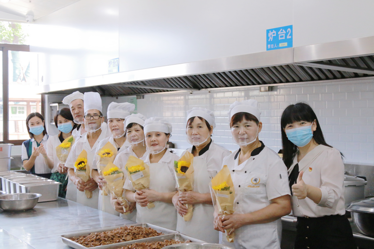36d782a24337cead3aa8b912a3bf6986  送節日鮮花.jpg